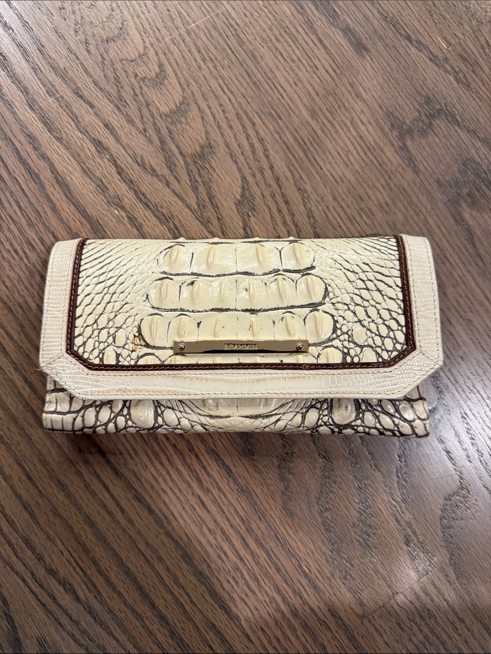 Brahmin Melbourne Embossed Leather Wallet Clutch Ivory Croc Print